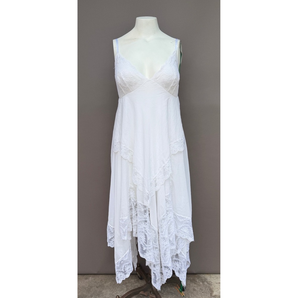 Victorias Secret White Lace Handkerchief Hem Maxi Nightgown Dress Medium Vintage